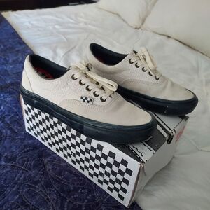 EUC Vans Special Edition Breanna Geering White and Black Sneakers, M6.5, W8